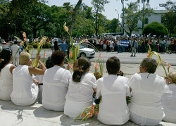 Cuba - Donne in bianco, un gruppo di donne che da tempo manifestano in favore dei loro familiari detenuti nelle carceri del paese per motivi d'opinione.
