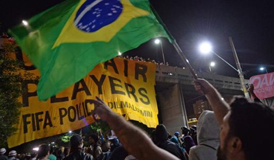 Per campionati mondiali di calcio del Brasile, Amnesty ha lanciato una campagna contro le limitazioni alla libertà di manifestazione e le violenze da parte della polizia.