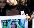 Protesta contro una recente ondata di violenza le donne e le ragazze alauite della Siria.