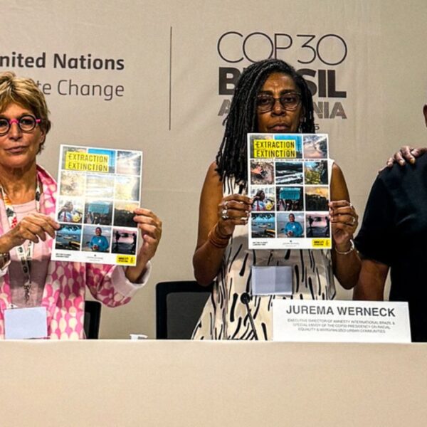 La delegazione di Amnesty International presenta il rapporto “Estinzione da estrazione” sui danni causati dall’industria fossile al clima, alle persone e agli ecosistemi