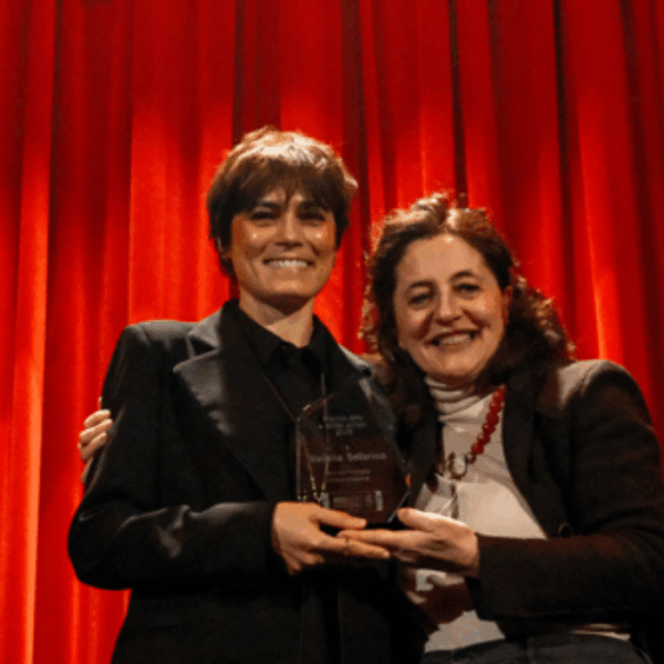 Valeria Solarino e Alba Bonetti per la consegna del premio “Arte e diritti umani” 2025 di Amnesty International Italia