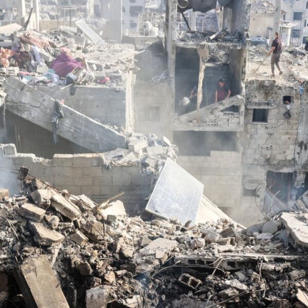 Case distrutte dopo un attacco israeliano a Gaza City, 29 ottobre 2025