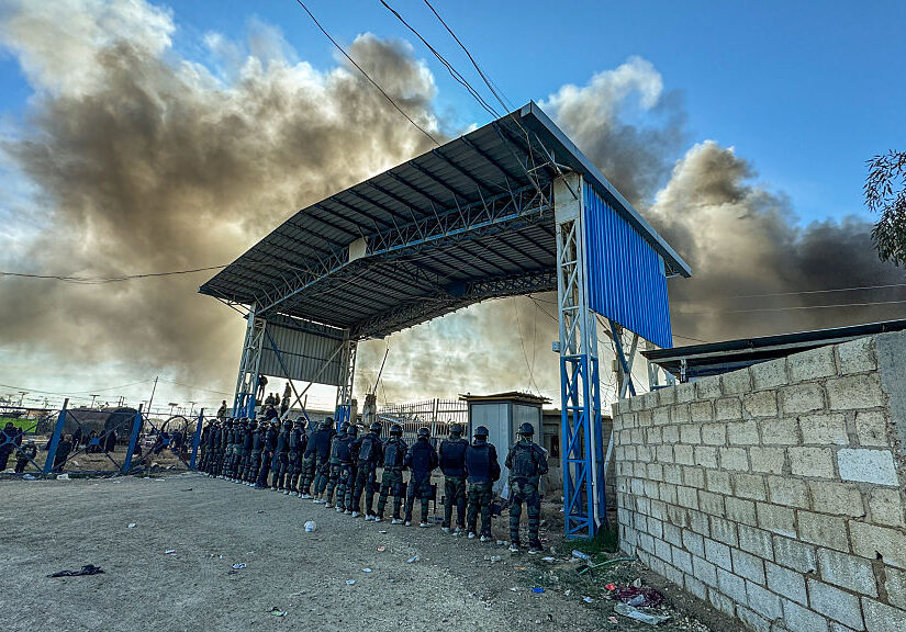 Le forze di sicurezza siriane prendono il controllo di Al-Hol in Siria il 21 gennaio 2026, a seguito del ritiro delle forze curde il giorno precedente.