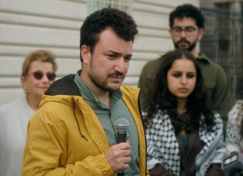 Immagine dal film “The Encampments” sulle proteste della Columbia University per Gaza. Nell'immagine appare Mahmoud Khalil.