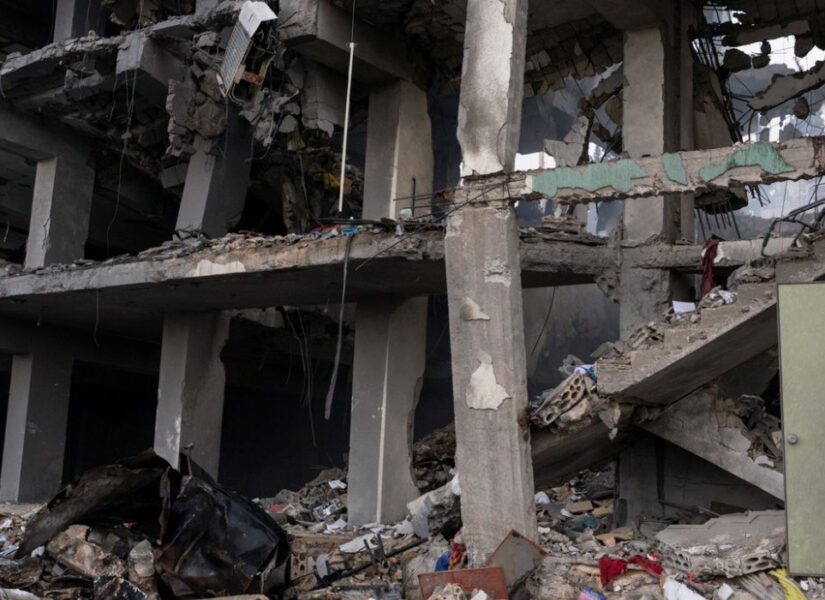 15 MARZO 2026: Le conseguenze della distruzione sono visibili presso la Società Sanitaria Islamica il 15 marzo 2026 a Burj Qalawiya, in Libano.