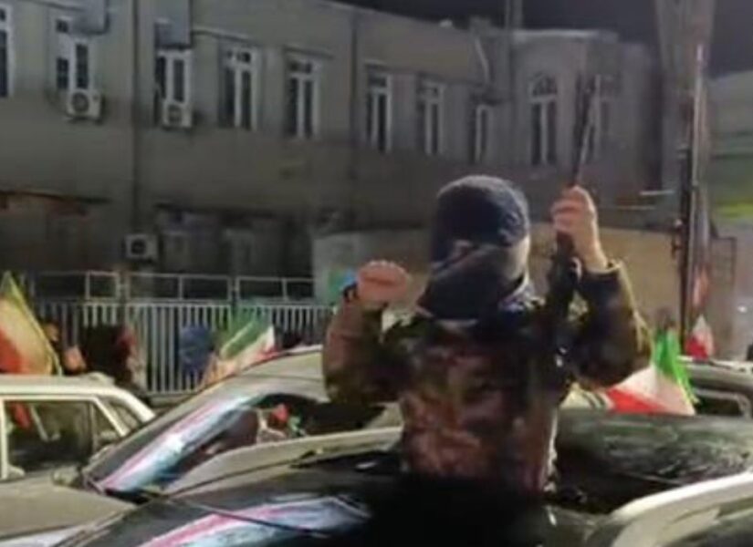 L'immagine mostra uno dei bambini soldato reclutati in Iran.