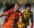 due giocatrici della nazionale di calcio femminile afgana
