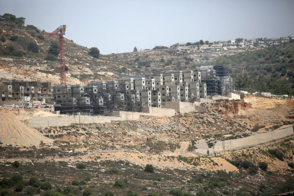 Veduta generale dei nuovi edifici nell'insediamento ebraico di Aliya, a sud di Nablus, in Cisgiordania.