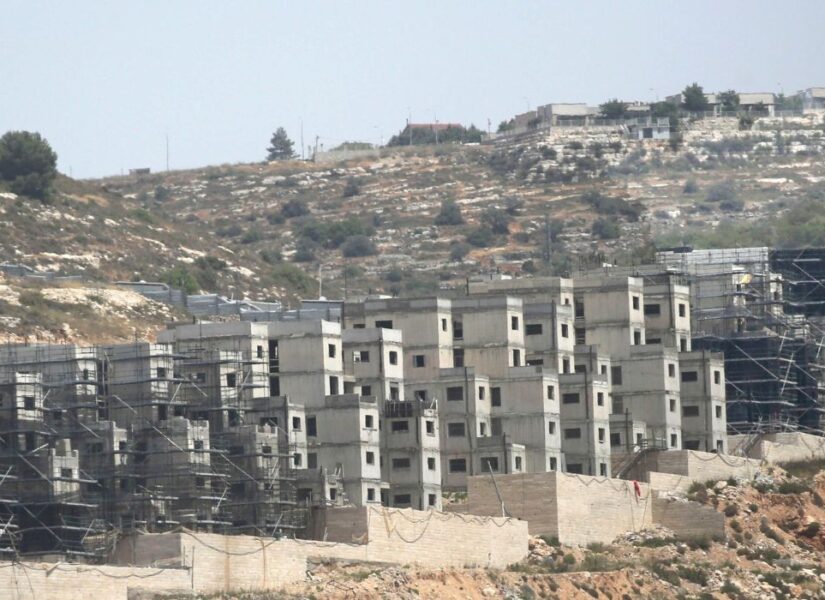 Veduta generale dei nuovi edifici nell'insediamento ebraico di Aliya, a sud di Nablus, in Cisgiordania.